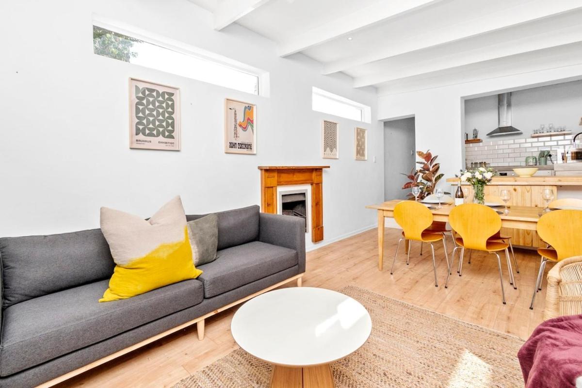 Three Bedroom House In Newlands Hébergement de vacances