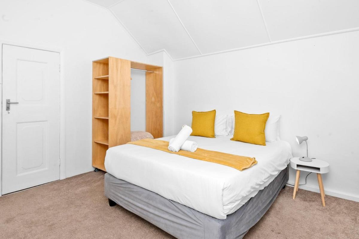 Three Bedroom House In Newlands Holiday home *
