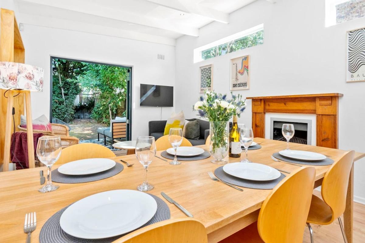 Three Bedroom House In Newlands * Cape Town